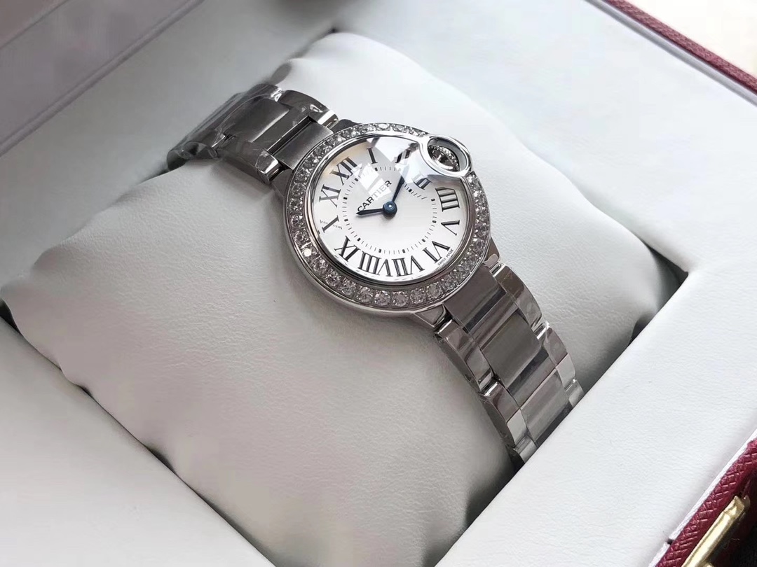 Cartier 蓝气球一系列，钢带，皮带，镶钻，玫瑰金，黄金，银色都有，尺寸有42mm，36mm，33mm，28mm