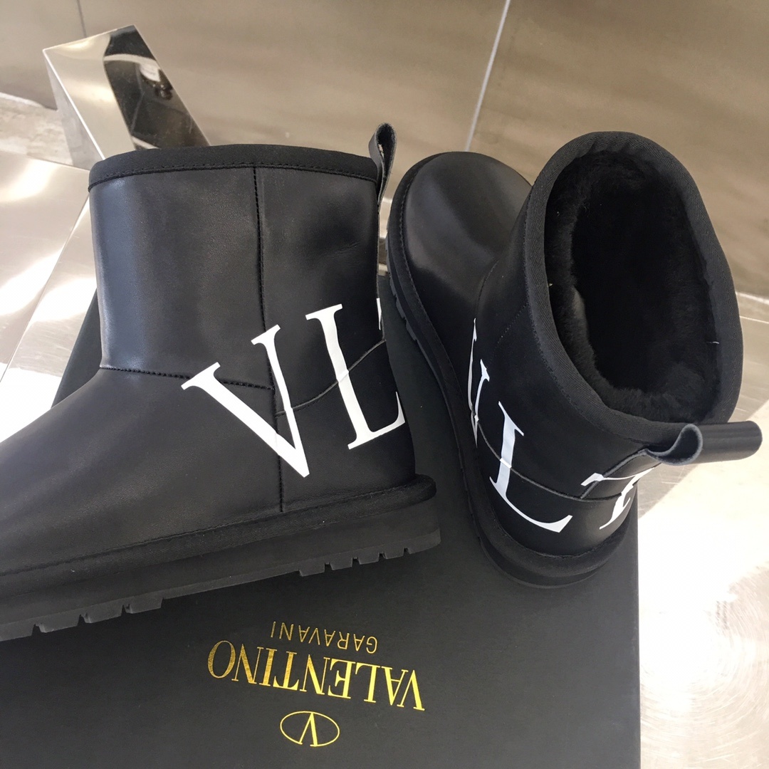 Valentino系列雪地靴在各种社