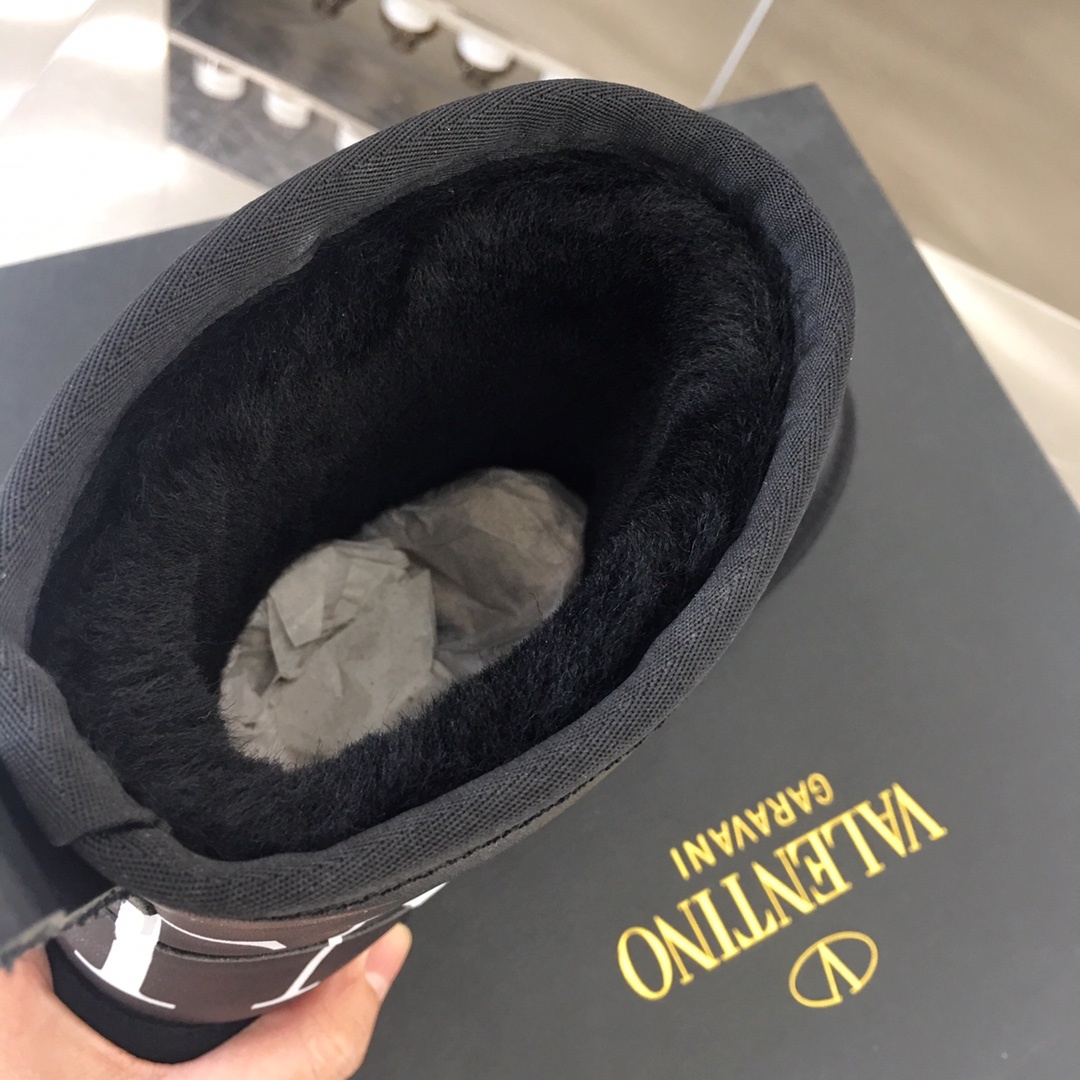 Valentino系列雪地靴在各种社