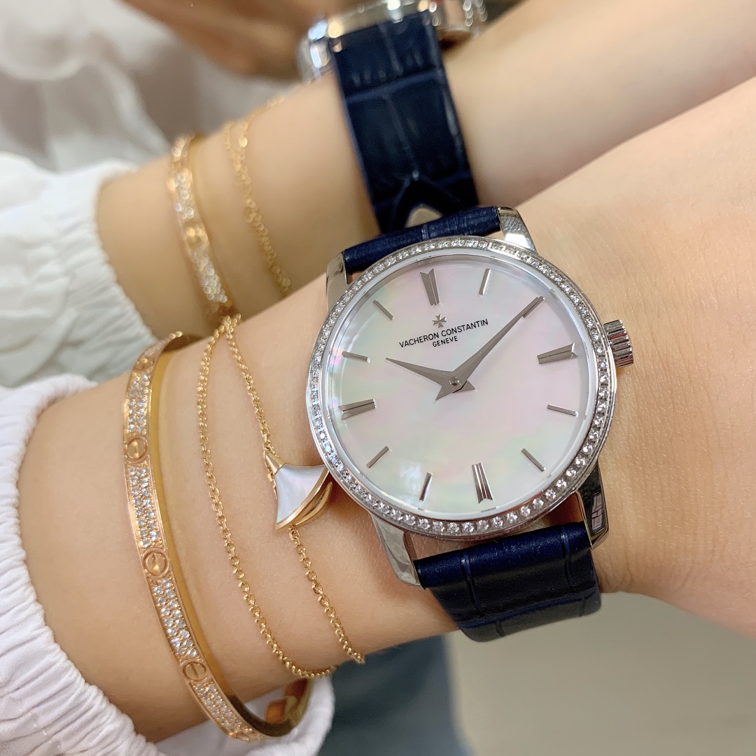 NO:726488,Actual shot of the new Vacheron Constantin Ultra-Thin Series - Vacheron Constantin is specially designed for goddesses, luxurious and fashionable, using imported 316 steel case, with original imported movement (original from Japan) natural sapphire glass mirror, diameter 33mm, ultra-thin craftsmanship 7.8mm, super waterproof to 30 meters, bamboo pattern imported calfskin strap!  ,,vacheron,cowhide19860909实拍 新品江诗丹顿传袭超薄系列-Vacheron Constantin 专为女神打造的,奢华时尚,采用进口316钢表壳,搭配原装进口机芯（日本原装）天然蓝宝石玻璃镜面,直径33mm,超薄工艺7.8mm,超强防水30米,竹节纹进口小牛皮表带！,,vacheron,cowhide,Watch