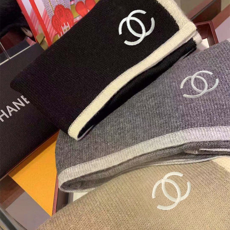 Chanel主打的羊绒围巾非常难得!