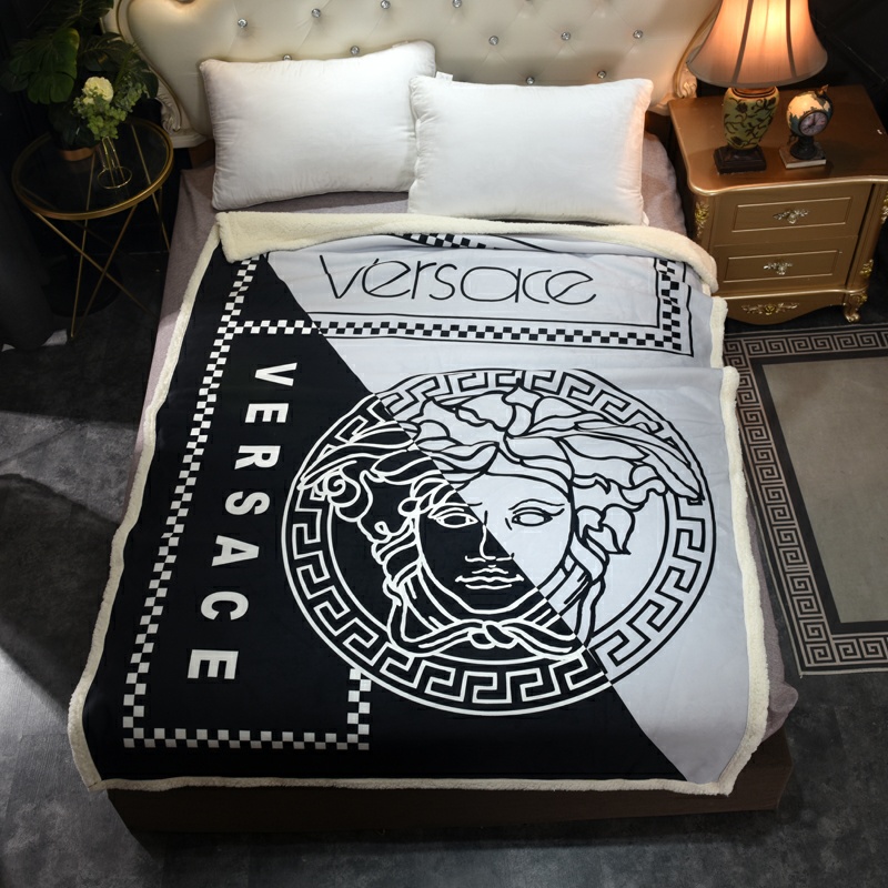 Bonded Sherpa Velvet Throw Blanket – Black & White - Comprehensive