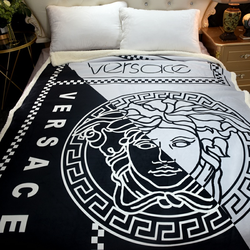 Bonded Sherpa Velvet Throw Blanket – Black & White - Comprehensive 7