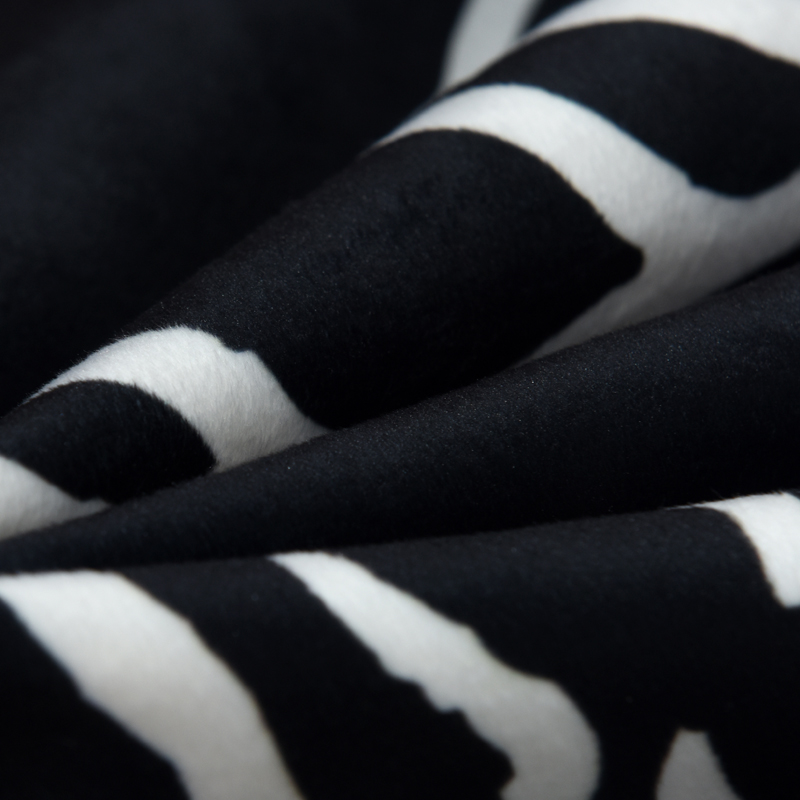 Bonded Sherpa Velvet Throw Blanket – Black & White - Comprehensive 9