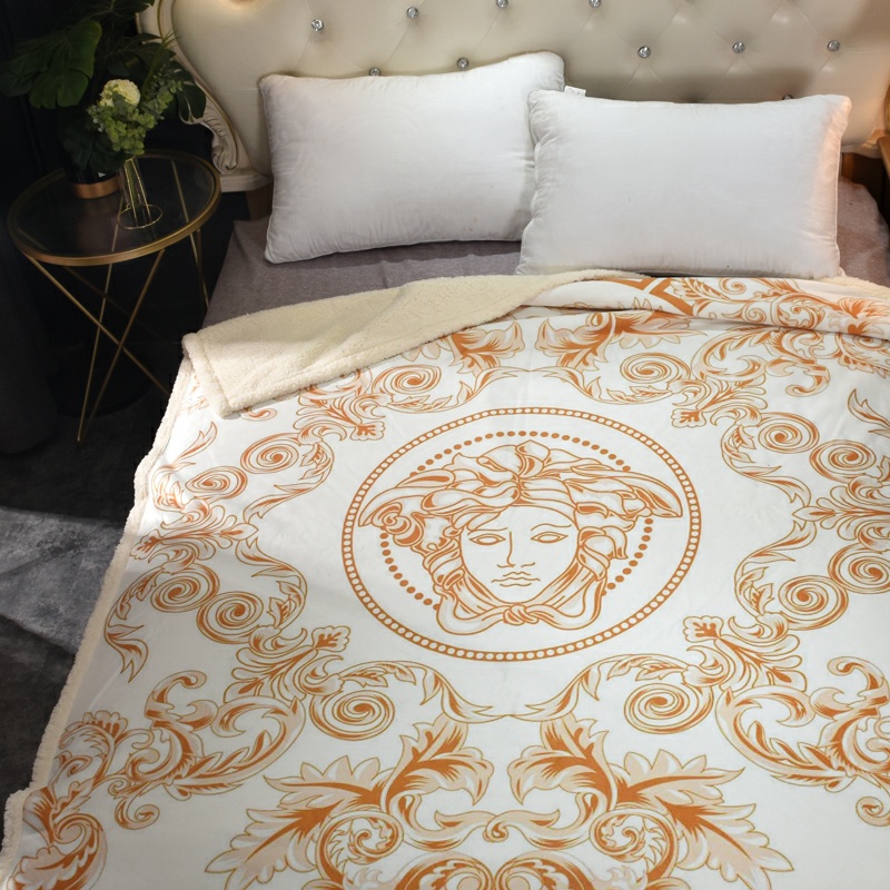 Sherpa Fleece Composite Throw Blanket – White / Gold - Comprehensive 5
