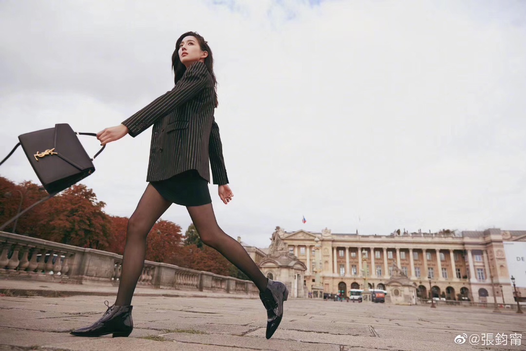 Saint Laurent Ysl CASSANDRA鱼子酱纹手拎包 578000黑色