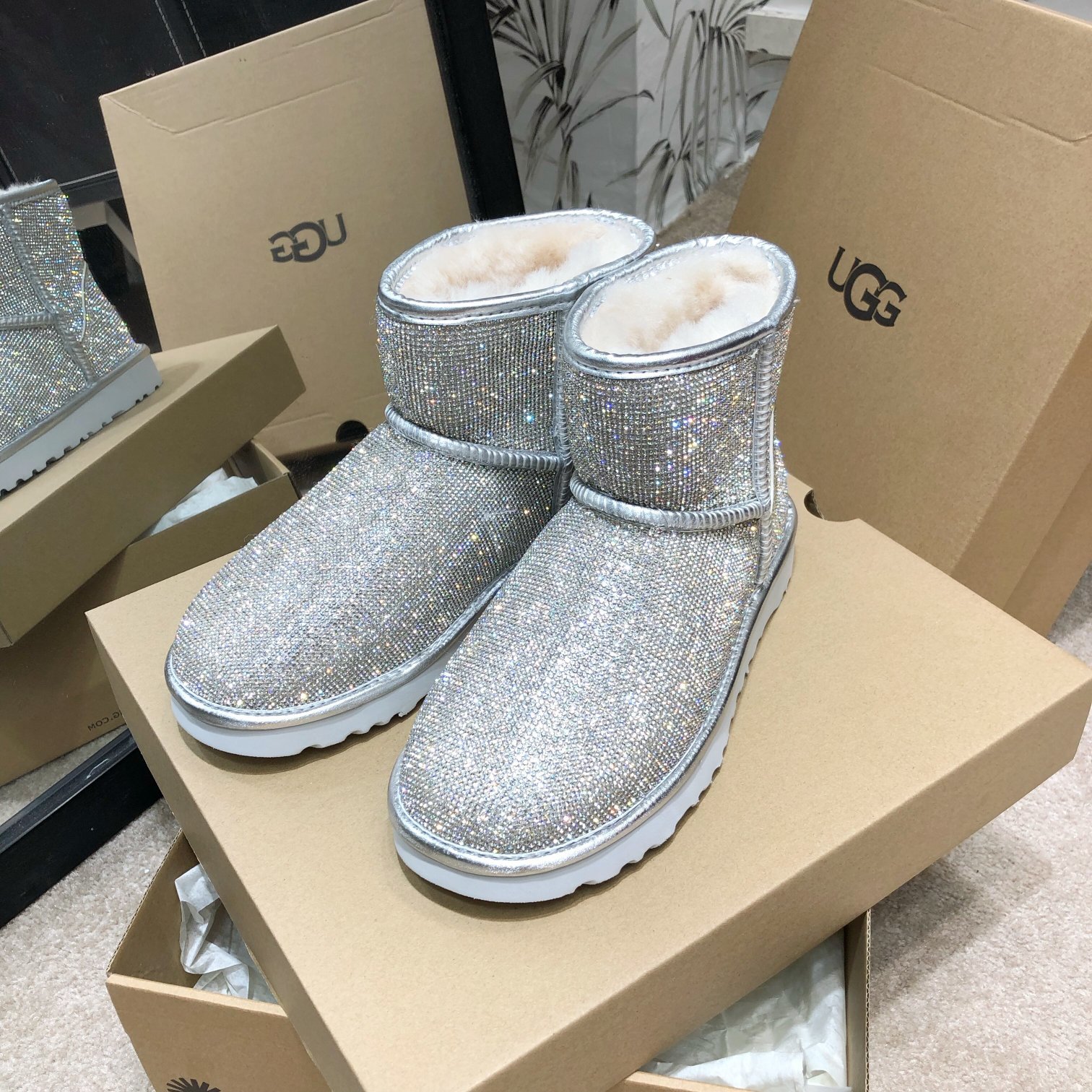 UGG满钻系列全新工艺低筒代购级施华