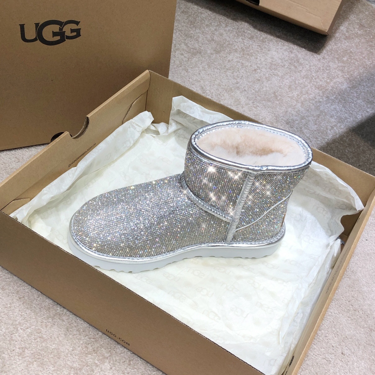 UGG满钻系列全新工艺低筒代购级施华