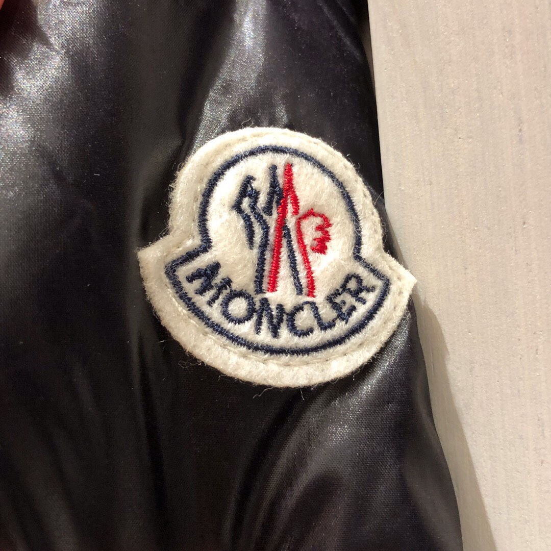 P670 🔥女款🔥
M家最新款 女超长款
狐狸毛领
Size 1-4码 S-XL