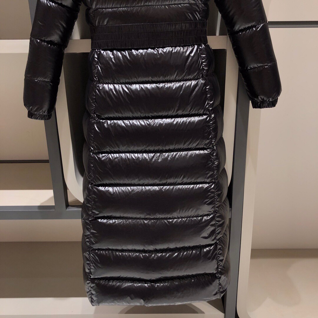 P670 🔥女款🔥
M家最新款 女超长款
狐狸毛领
Size 1-4码 S-XL