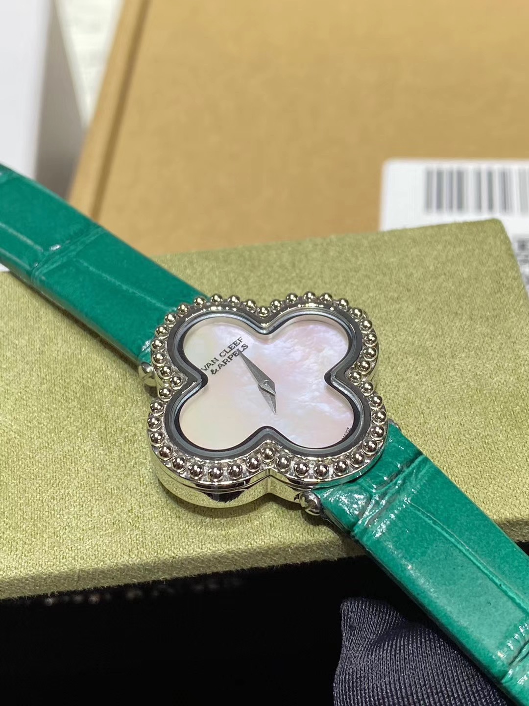 Van Cleef & Arpels 品牌：梵克雅宝Alhambra系列