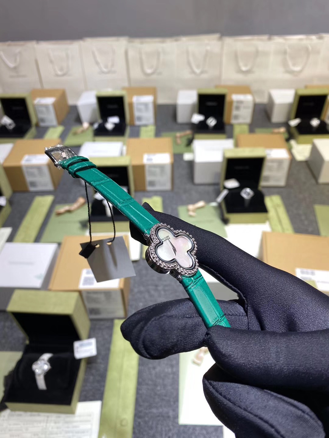 Van Cleef & Arpels 品牌：梵克雅宝Alhambra系列