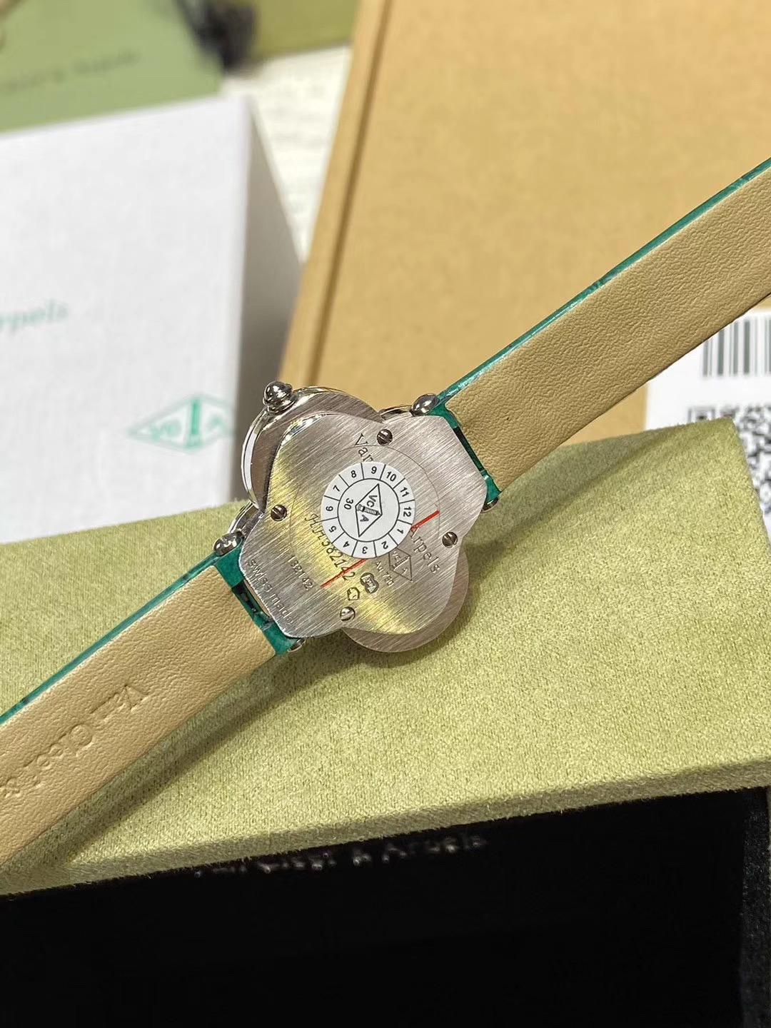 Van Cleef & Arpels 品牌：梵克雅宝Alhambra系列