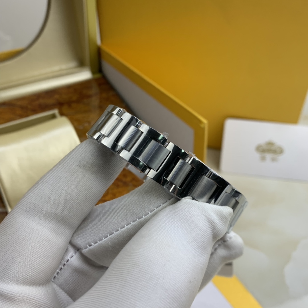 Cartier 皇家 卡地亚蓝气球系列28尺寸女款腕表
