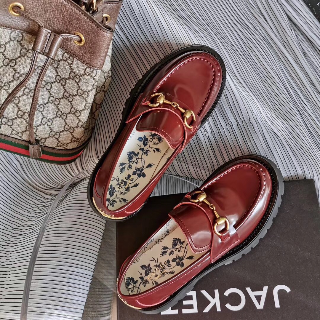 GUCCI马衔扣蜜蜂厚底鞋各地专柜纷