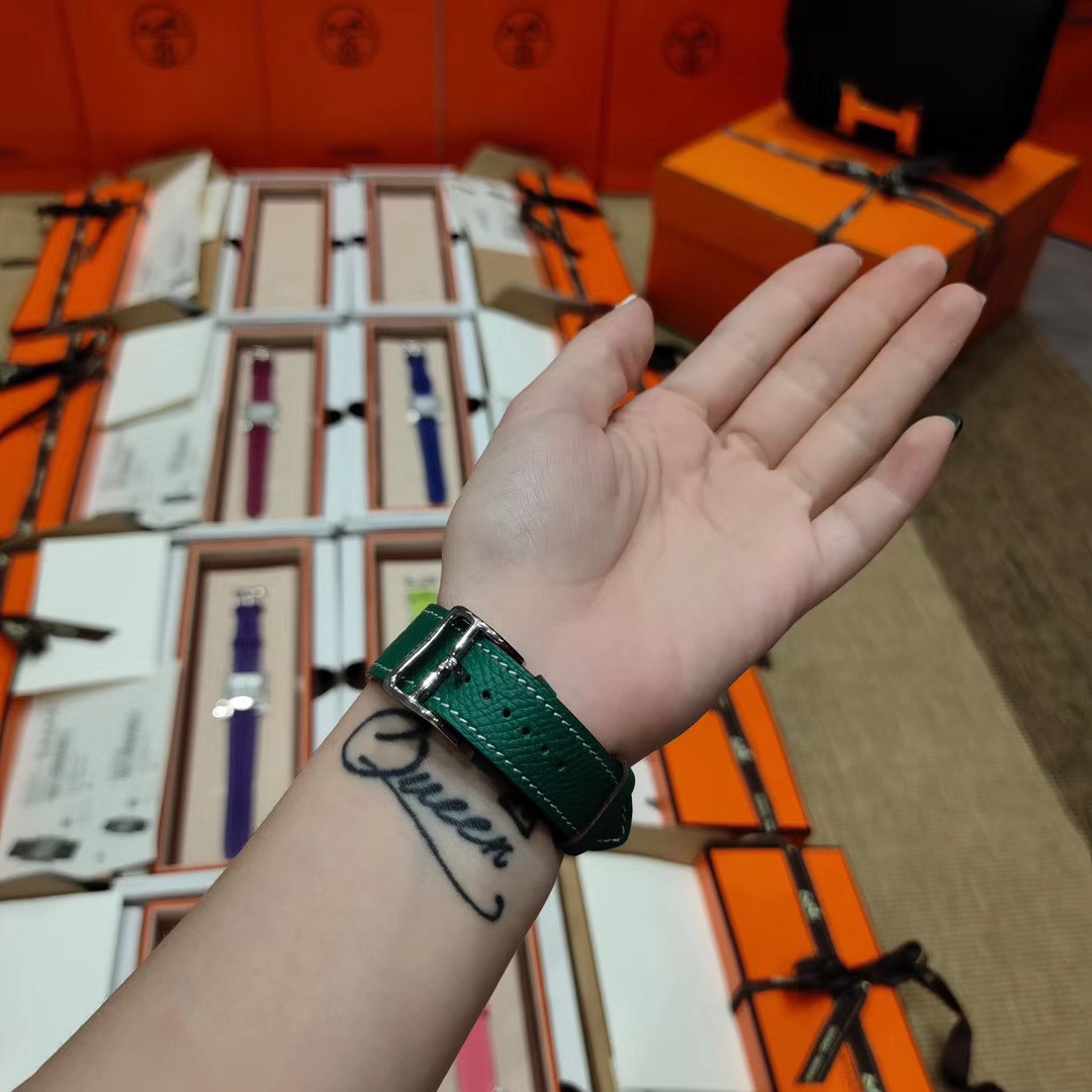 Lacoste 26*26mm尺寸“羽毛”镶钻不锈钢腕表