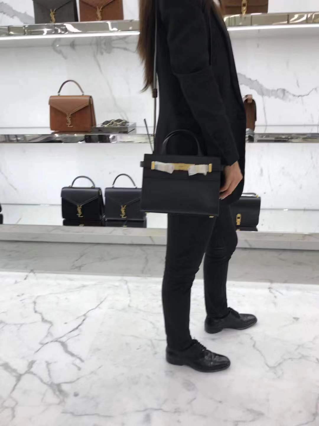 Ysl 𝑴𝑨𝑵𝑯𝑨𝑻𝑻𝑨𝑵 𝑵𝑨𝑵𝑶曼哈顿手提包 十字纹黑色金扣593741