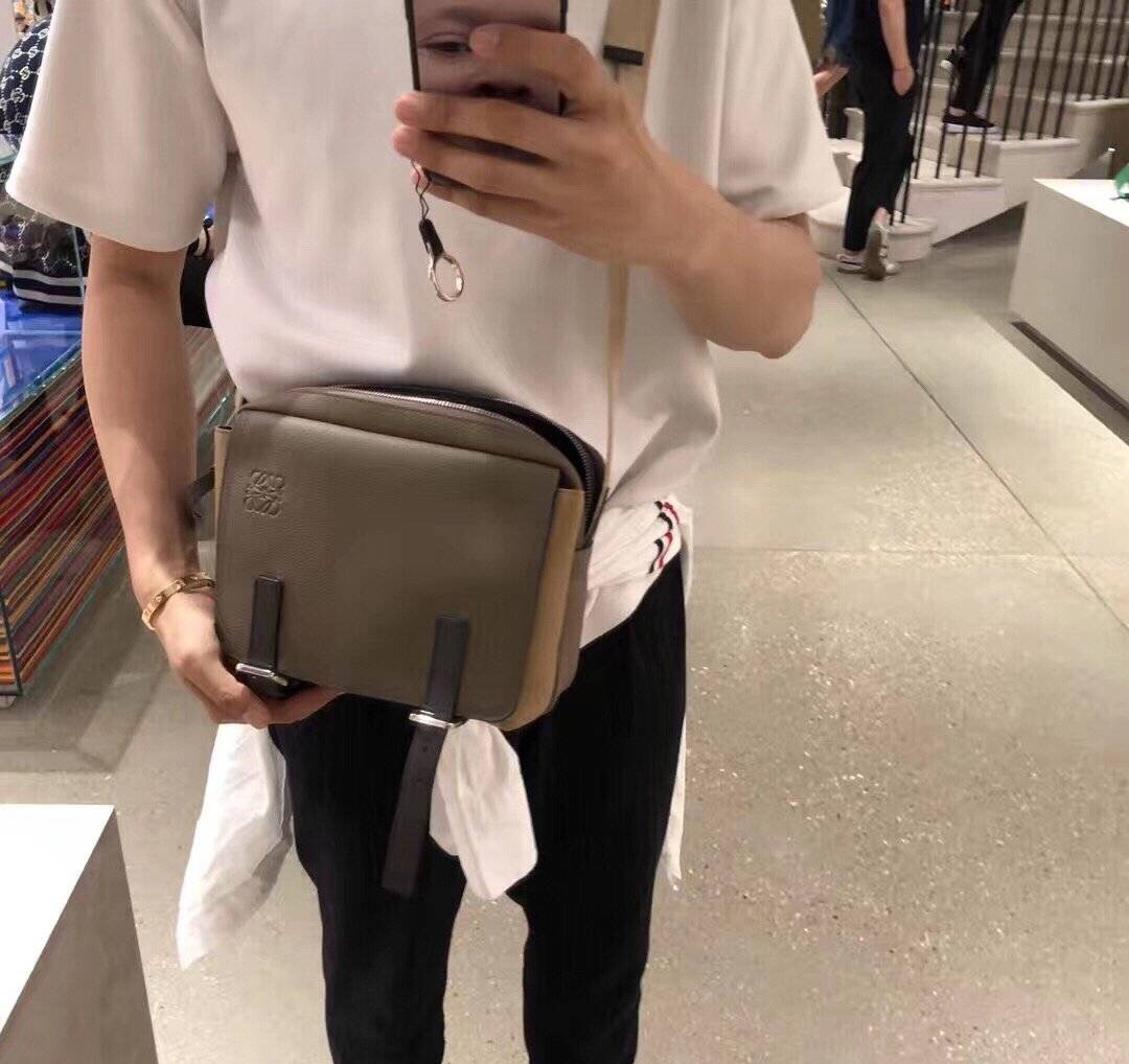 LOEWE罗意威 Military Messenger最新版信使包 0339绿色