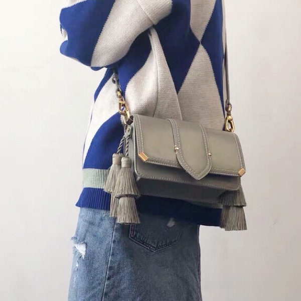 p100 小ck新款charles&keith 流苏包 ck2-20780762 欧美流苏饰