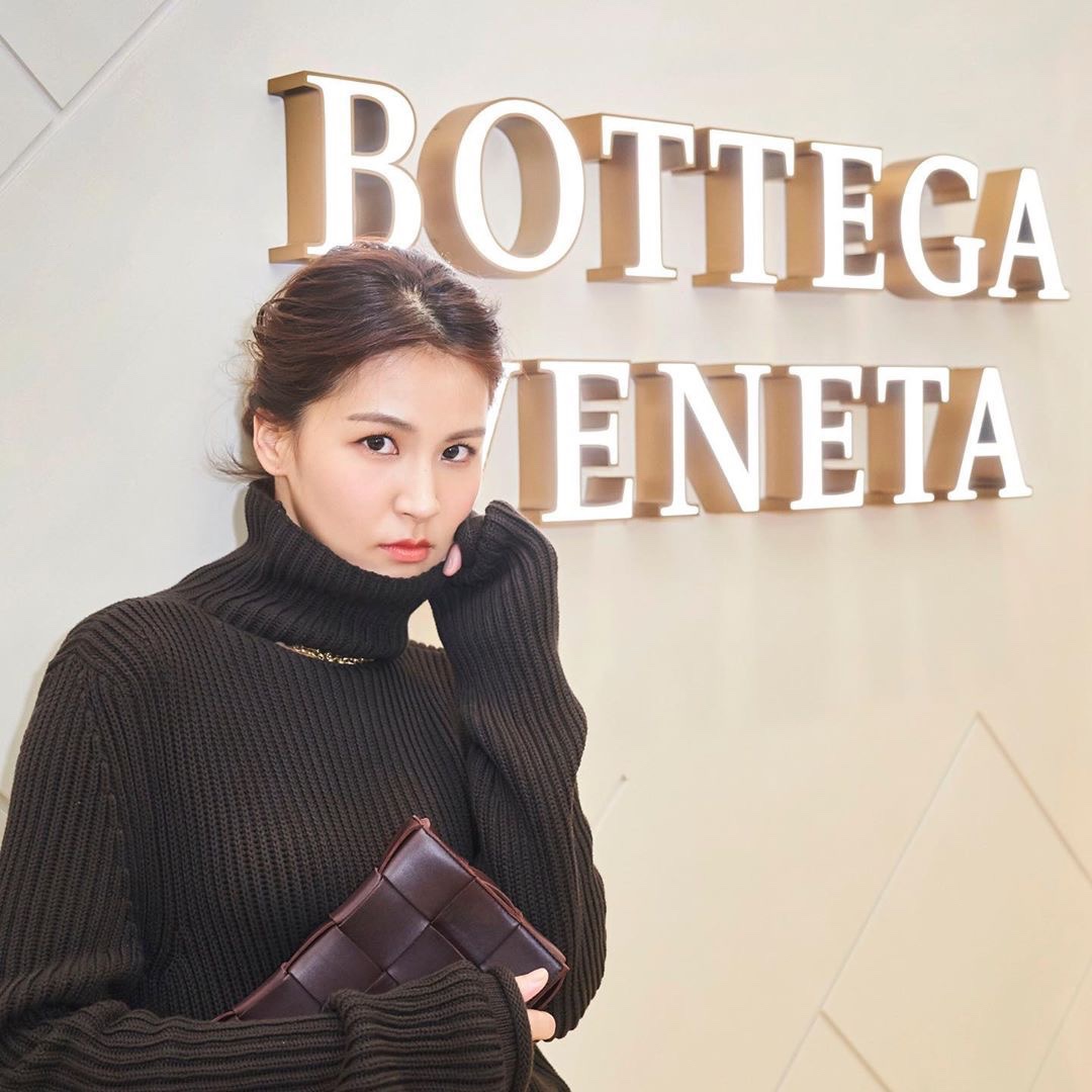 Bottega Veneta CASSETTE 23CM 编织皮革方盒斜挎包 578004波尔多酒红