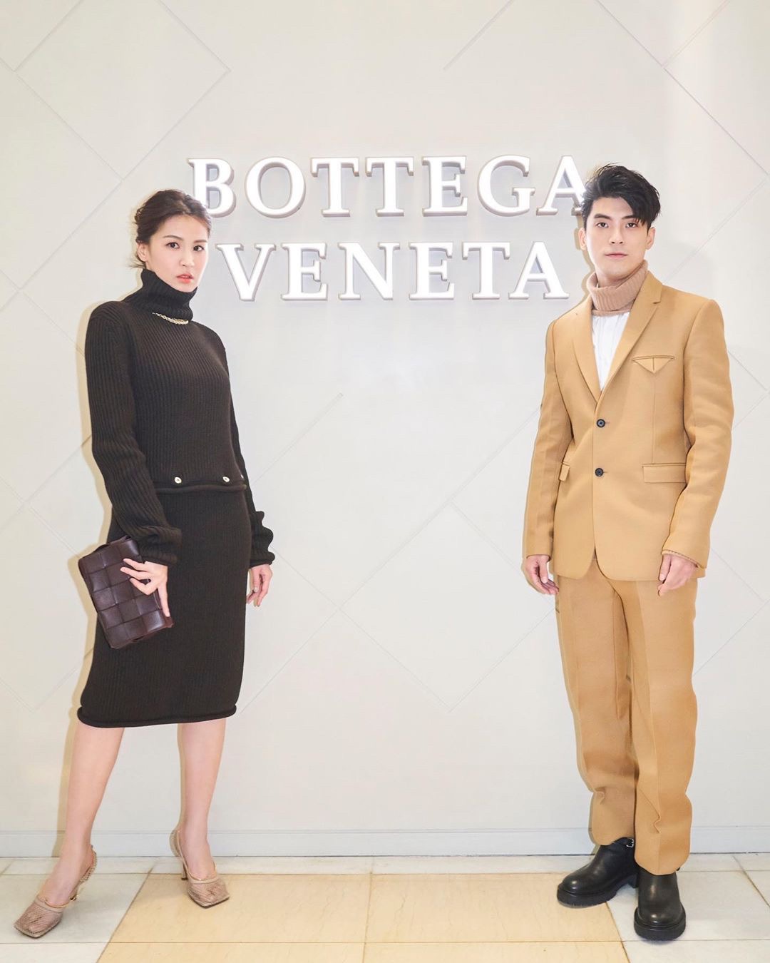 Bottega Veneta CASSETTE 23CM 编织皮革方盒斜挎包 578004波尔多酒红