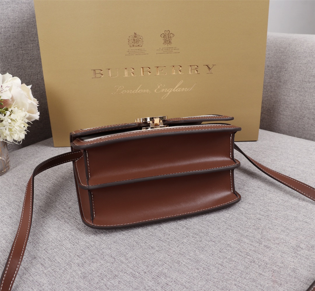 Burberry 型号：2088 Thomas Burberry 灵感专属标识 可拆可调式皮革斜背带