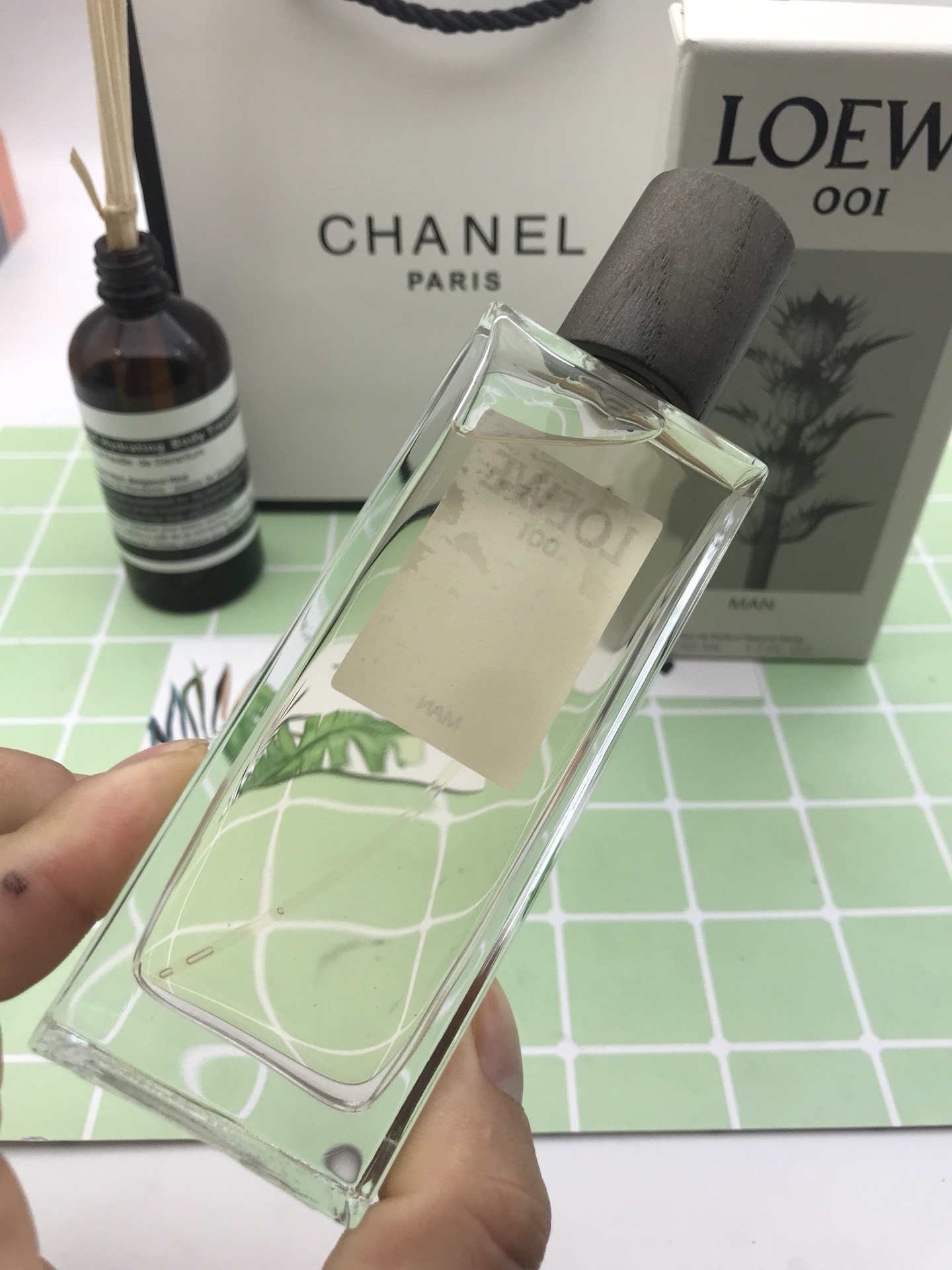 Loewe 001 Man Eau de Parfum - Woody Floral Scent for Men - 50ml/1.7 fl oz 4 i1571375678 7889 2