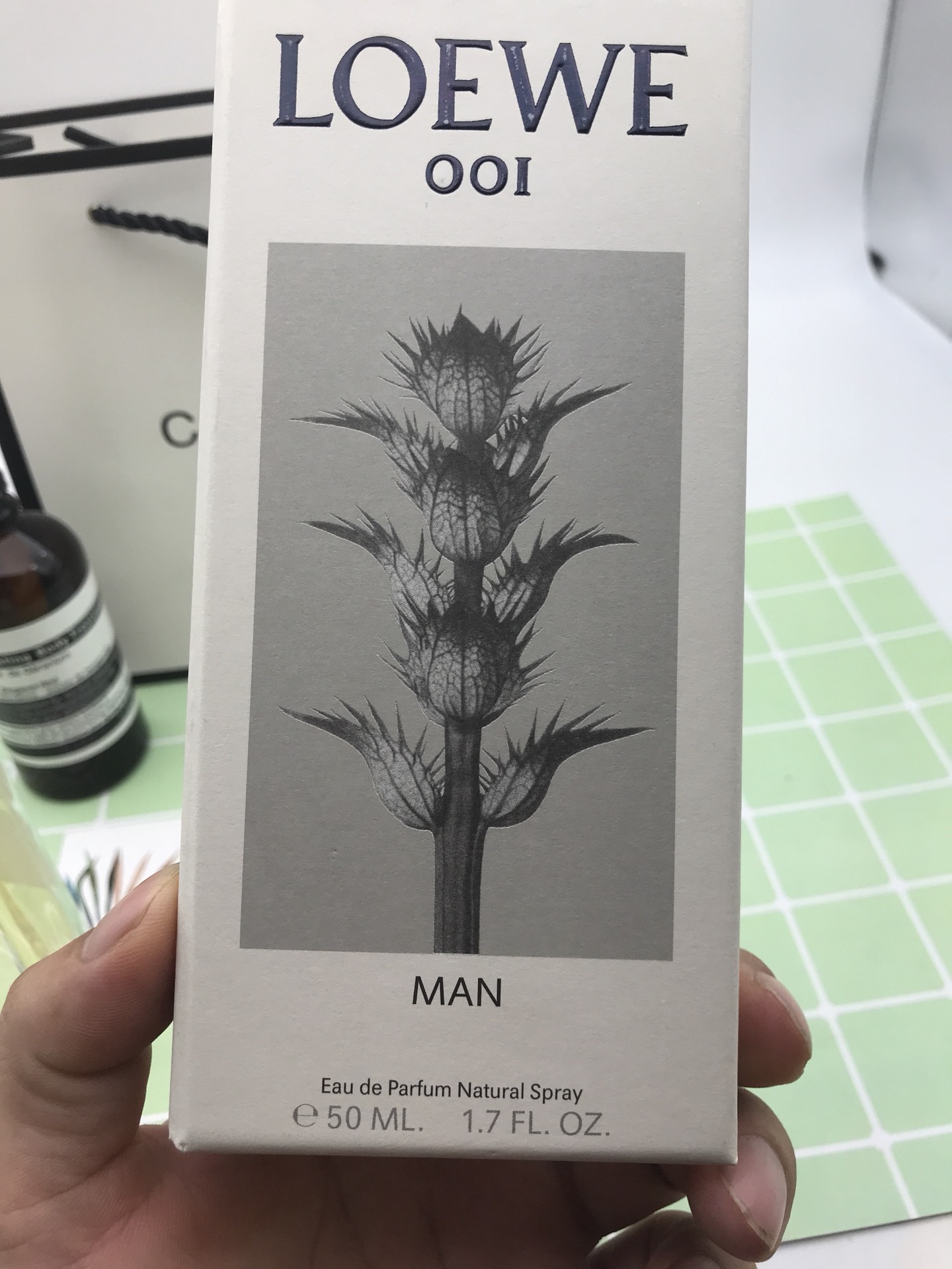 Loewe 001 Man Eau de Parfum - Woody Floral Scent for Men - 50ml/1.7 fl oz 8 i1571375678 879 6