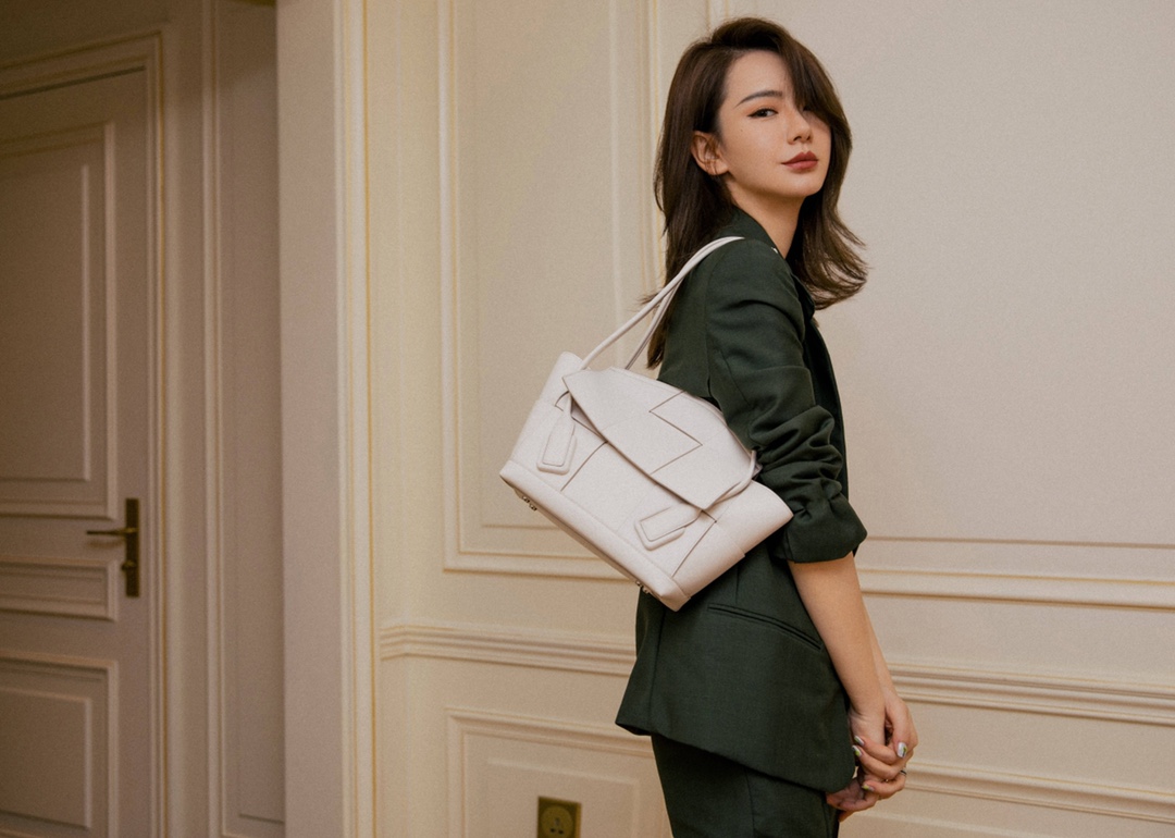 Bottega Veneta The Arco 33 BAG 575943石膏白