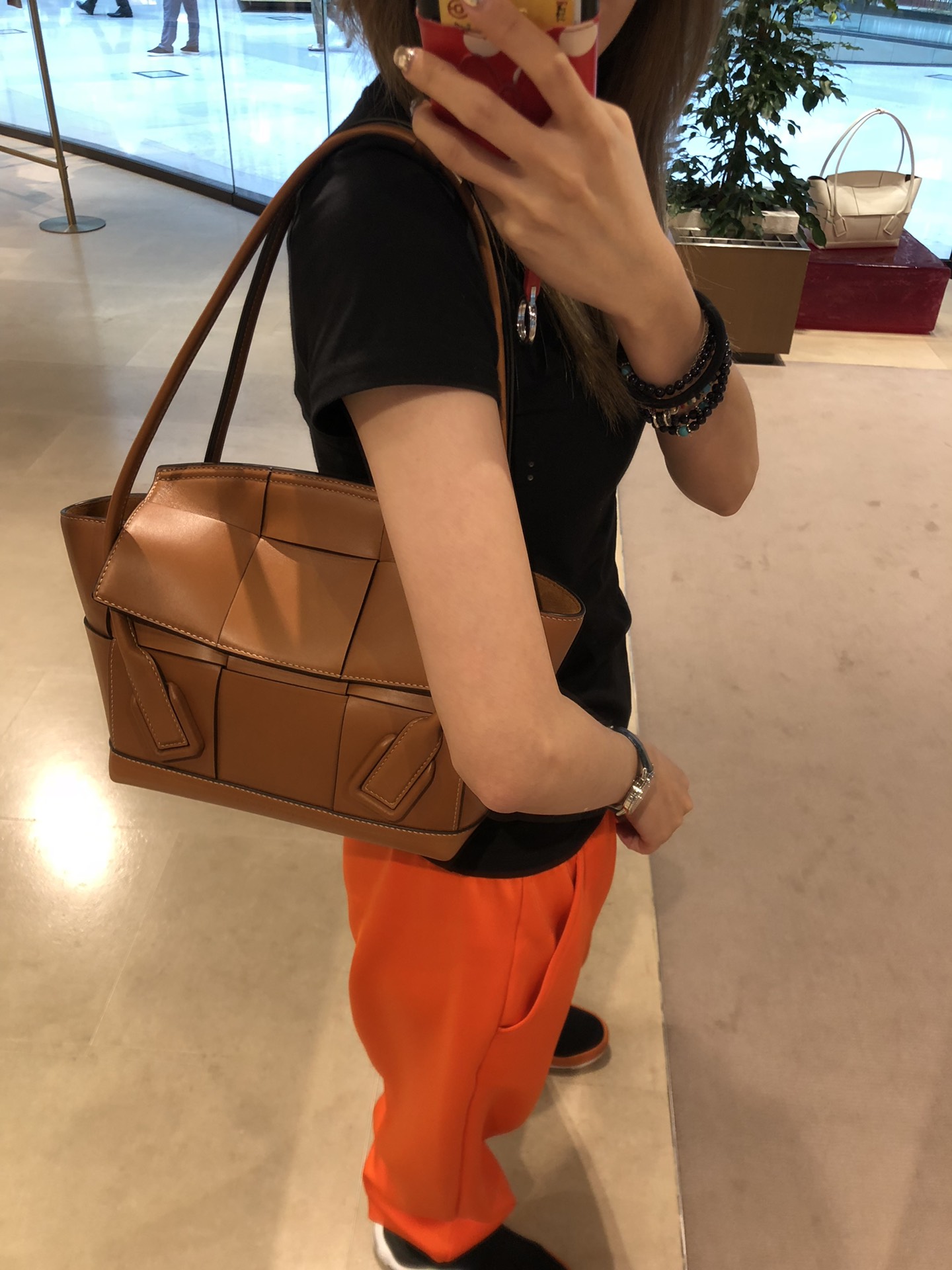 Bottega Veneta The Arco 33 BAG 575943焦糖色