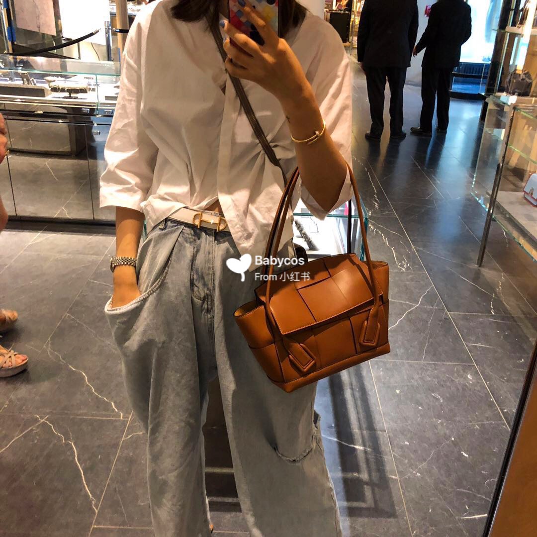 Bottega Veneta The Arco 33 BAG 575943焦糖色