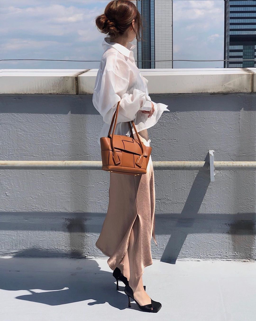 Bottega Veneta The Arco 33 BAG 575943焦糖色