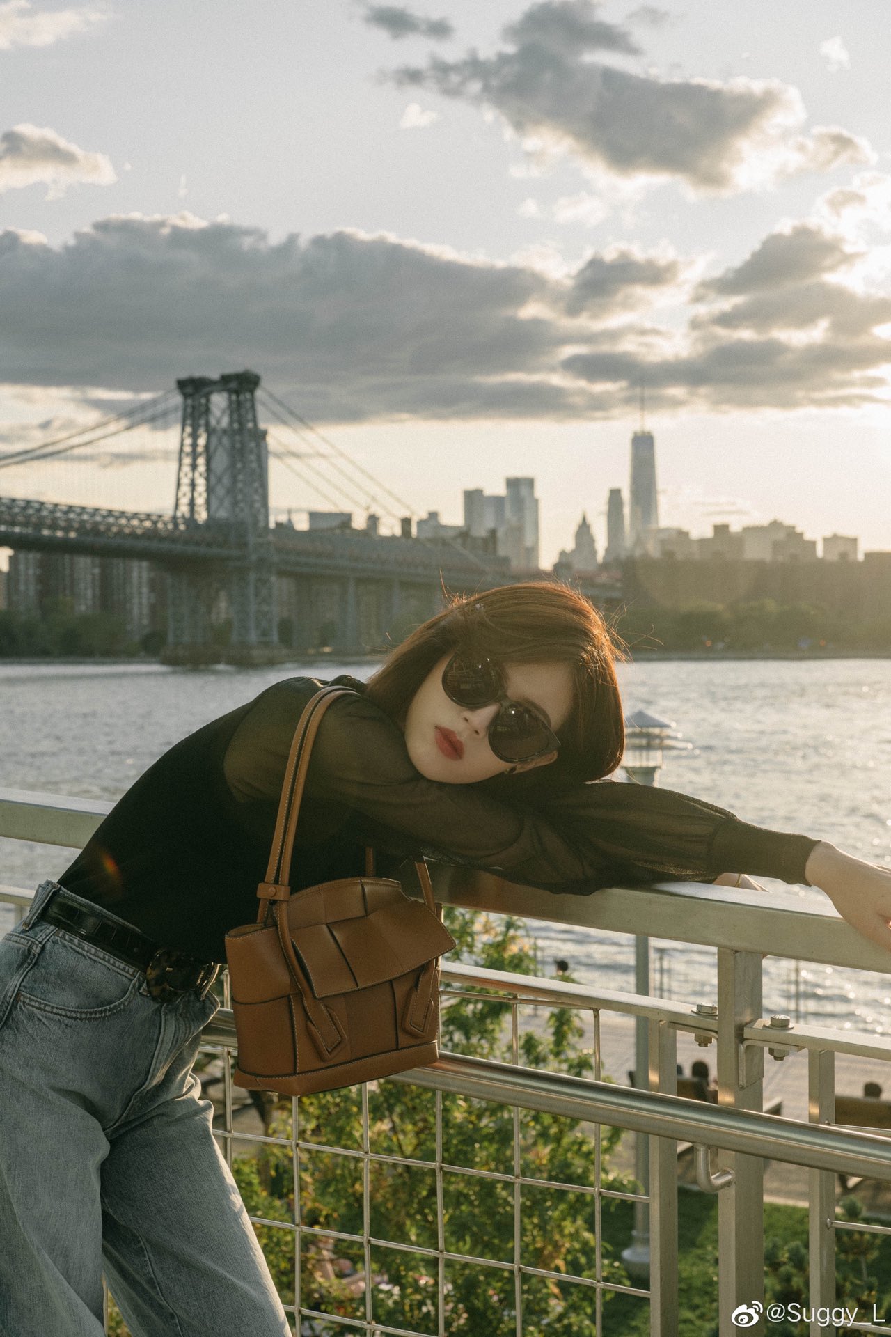 Bottega Veneta The Arco 33 BAG 575943焦糖色