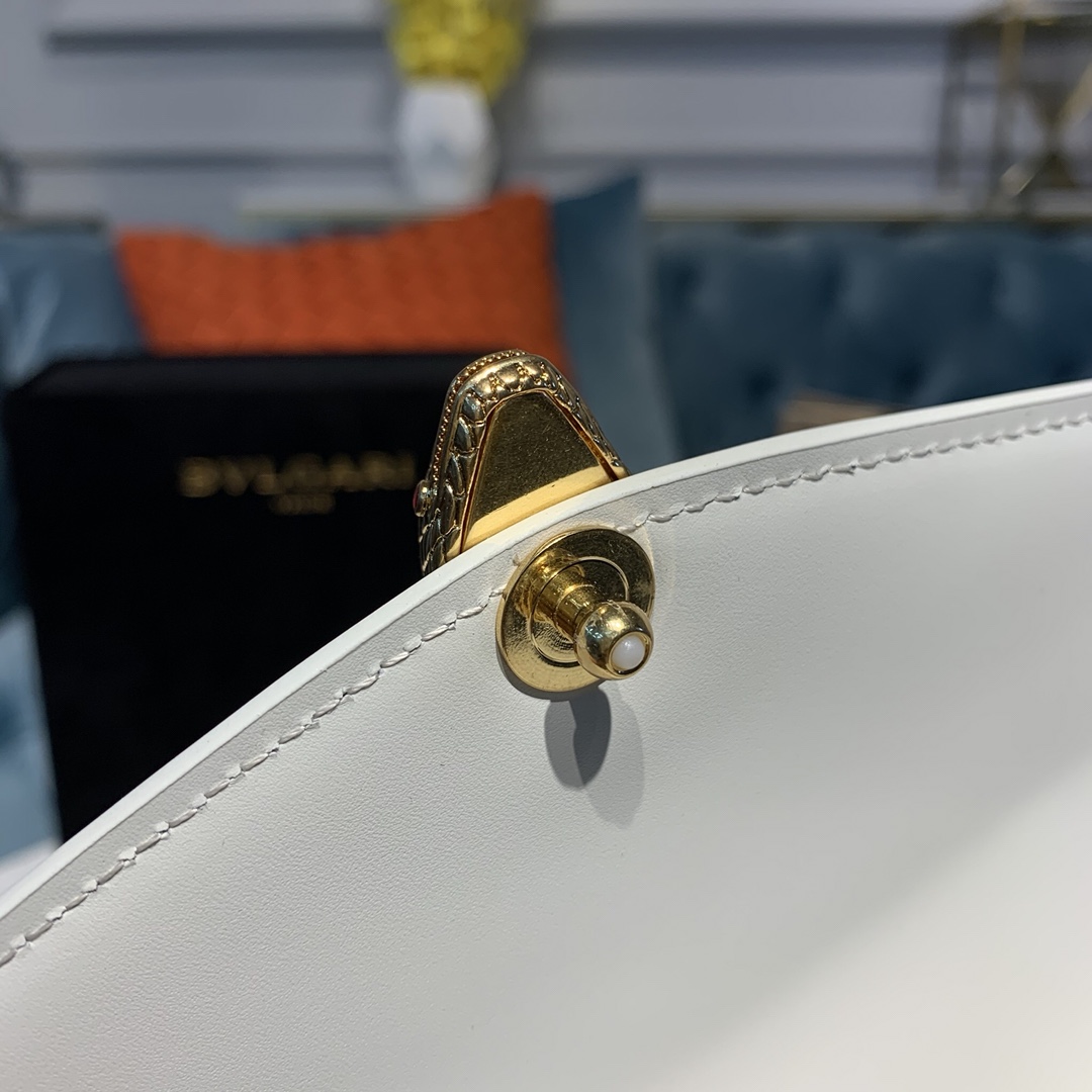 Alexander Wang X BVLGARI 合作限量款双层翻盖斜挎包288740