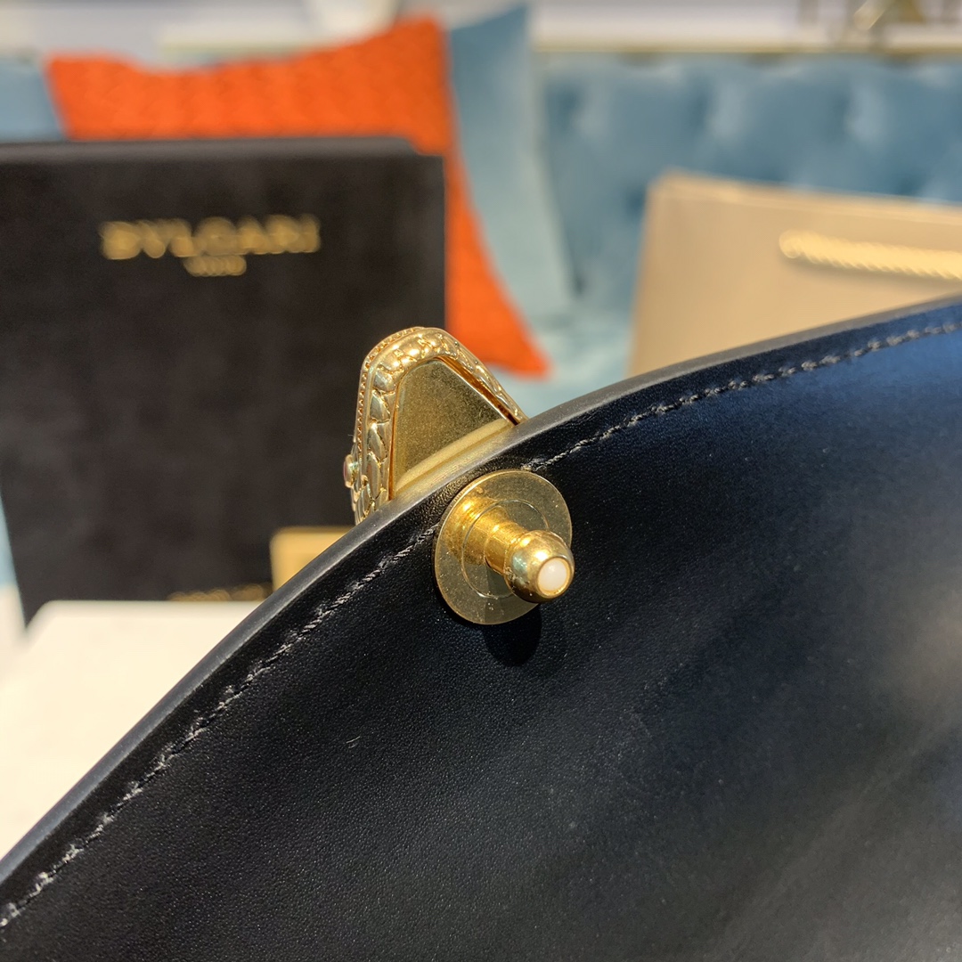 Alexander Wang X BVLGARI 合作限量款双层翻盖斜挎包288740