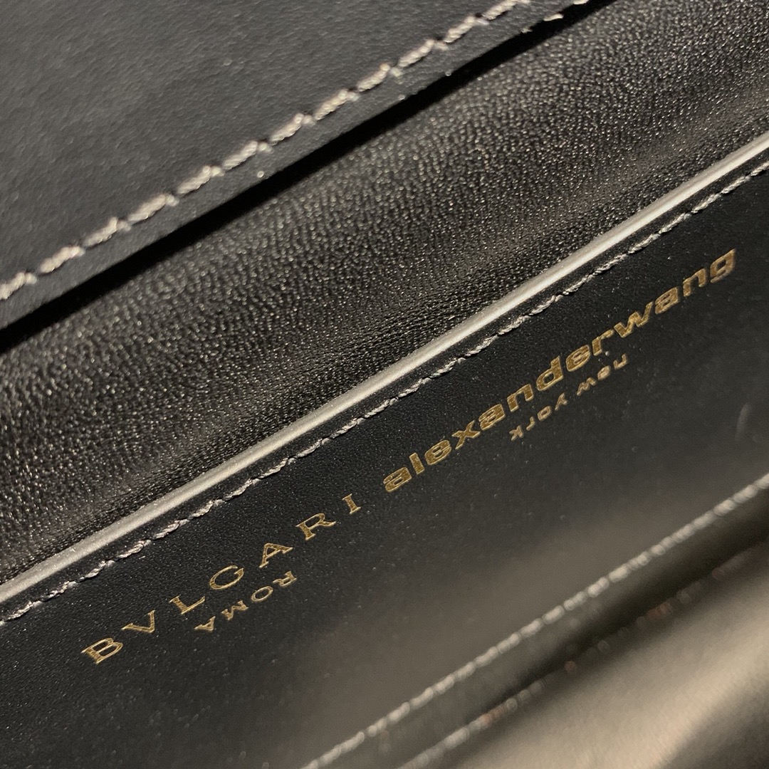 Alexander Wang X BVLGARI 合作限量款双层翻盖斜挎包288740