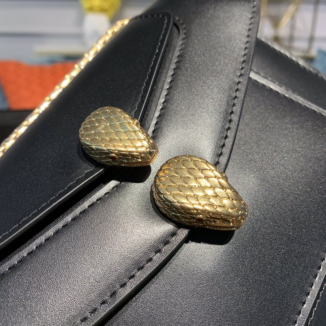 Alexander Wang X BVLGARI 合作限量款双层翻盖斜挎包288740