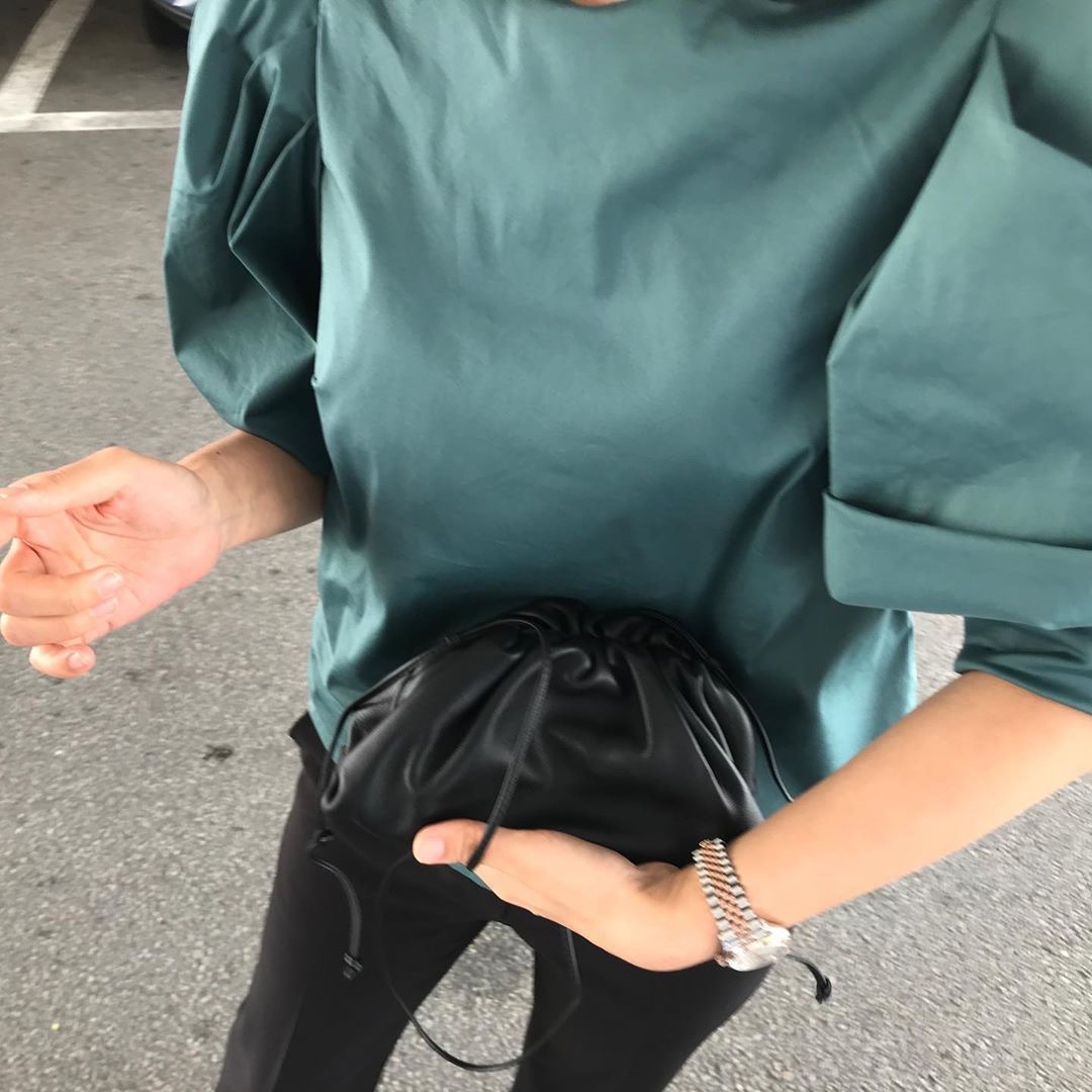 Bottega Veneta ๐๐๐ ๐๐๐๐ ๐๐๐๐พ๐ 22CM ไบๆตๅ
585852้ป่ฒ
