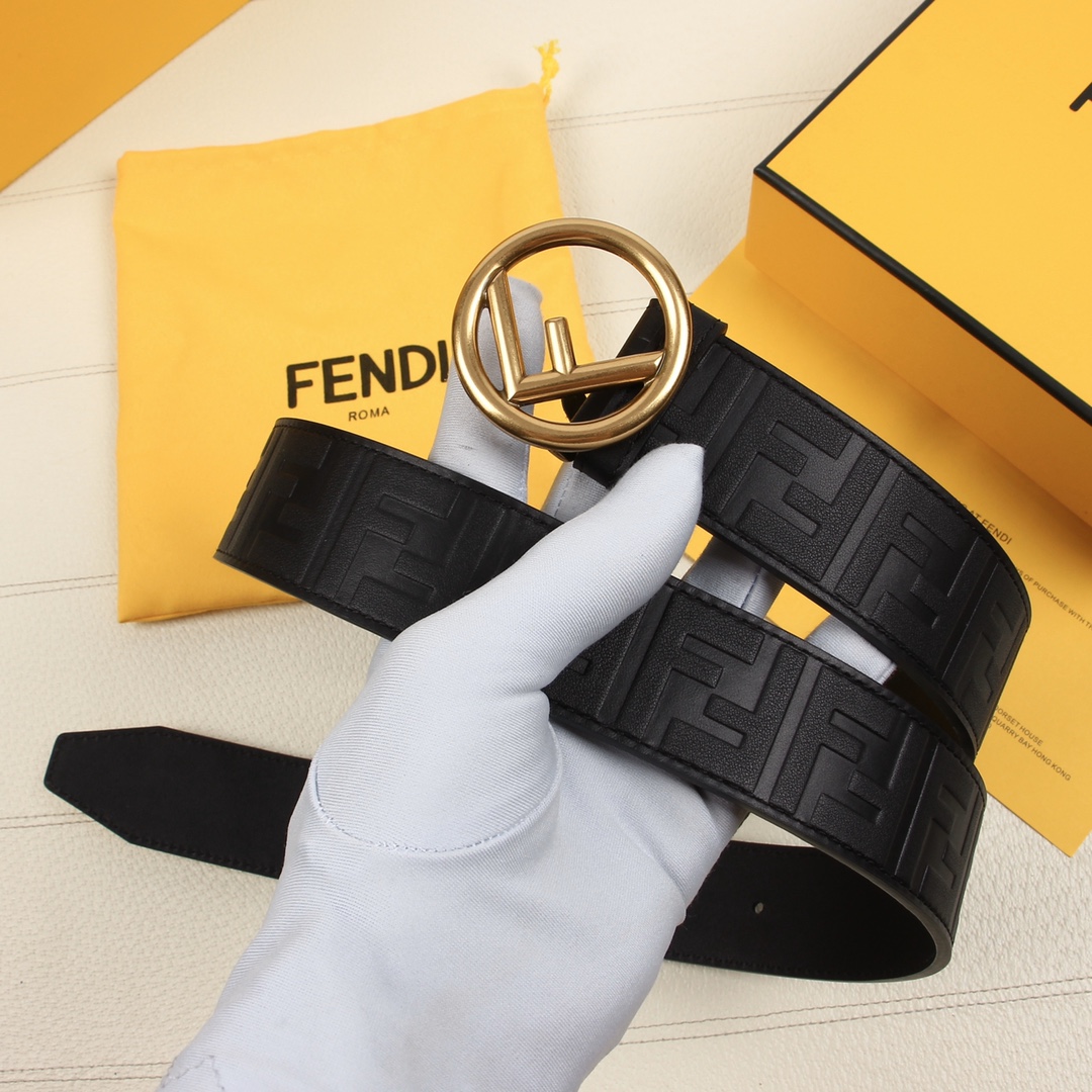 FENDI宽38MM标志造型宽皮带进口原版小牛皮制成印有浮雕黑FF图案镀金表面金属制品品质保证