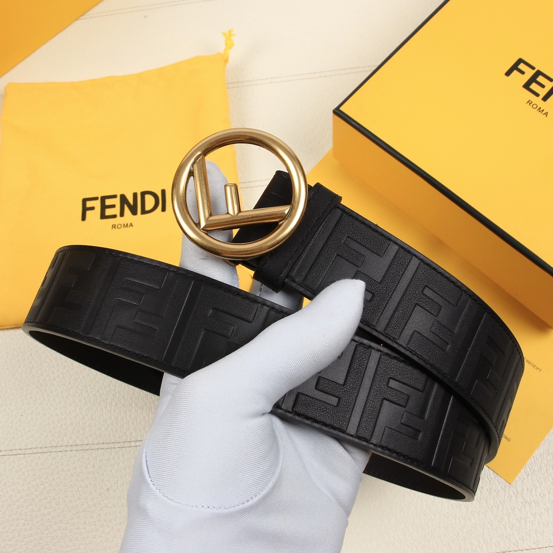 FENDI宽38MM标志造型宽皮带进口原版小牛皮制成印有浮雕黑FF图案镀金表面金属制品品质保证