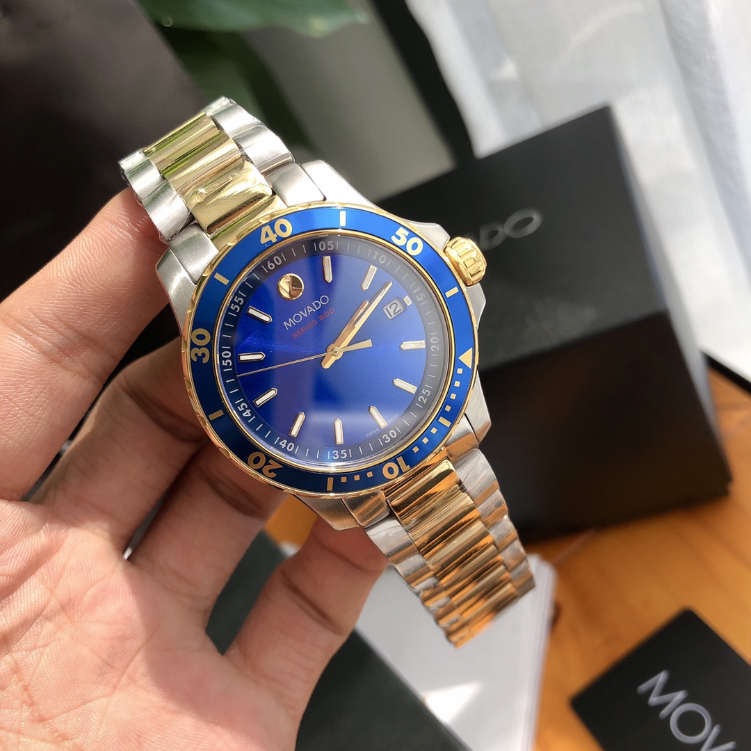 Часы Movado