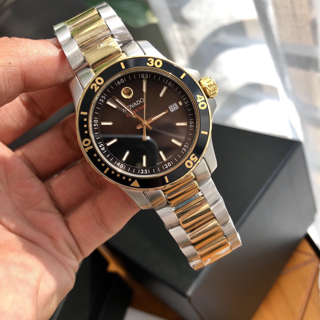 Часы Movado