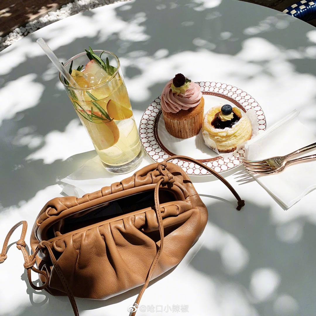 Bottega Veneta ๐๐๐ ๐๐๐๐ ๐๐๐๐พ๐ 22CM ไบๆตๅ
585852็ฆ็ณ่ฒ