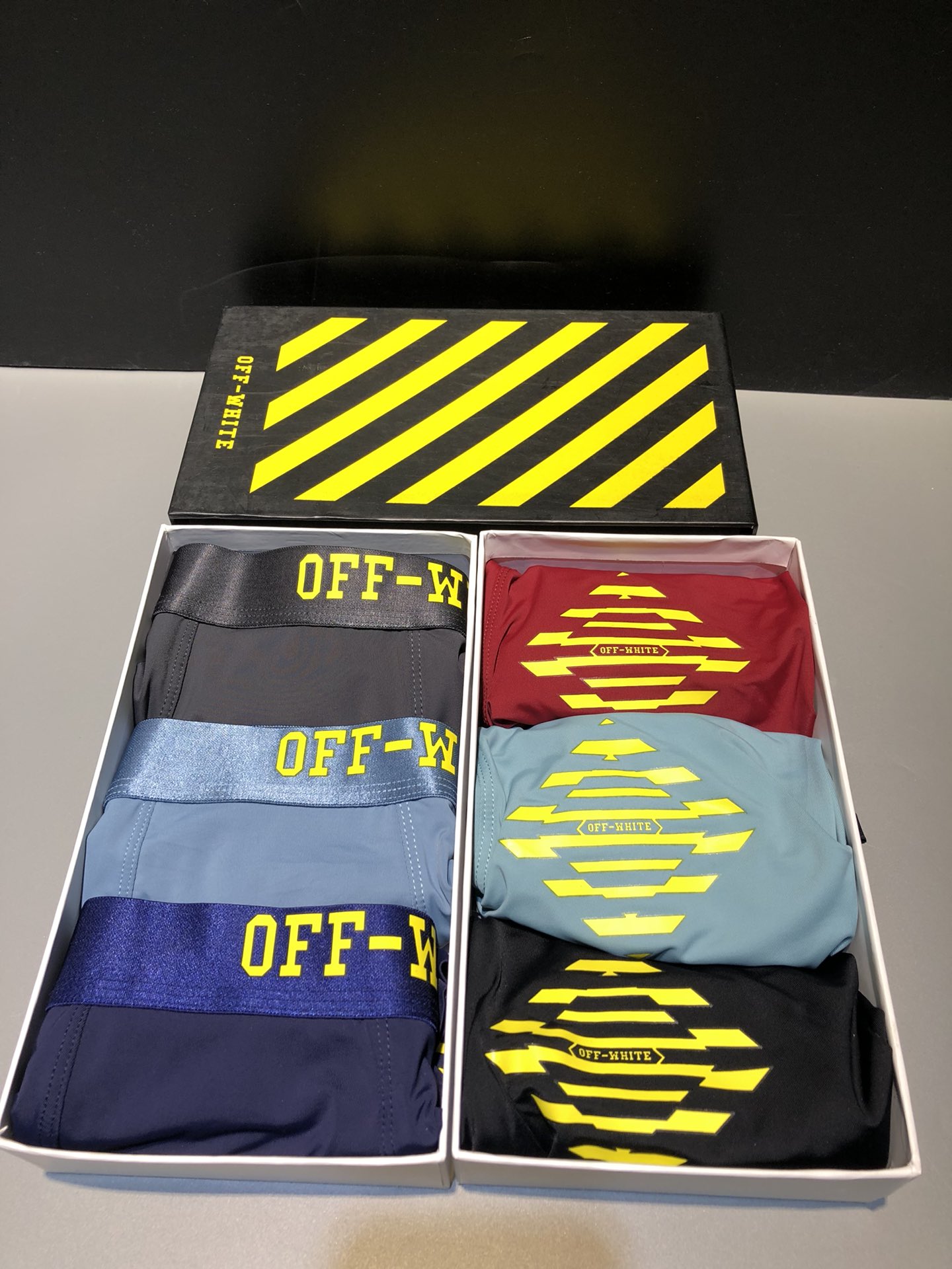  OFF-WHITE 经典系列 轻薄透设计，采用进口轻薄冰丝 轻薄透气丝滑 无痕裁剪 穿着无束缚感 触感