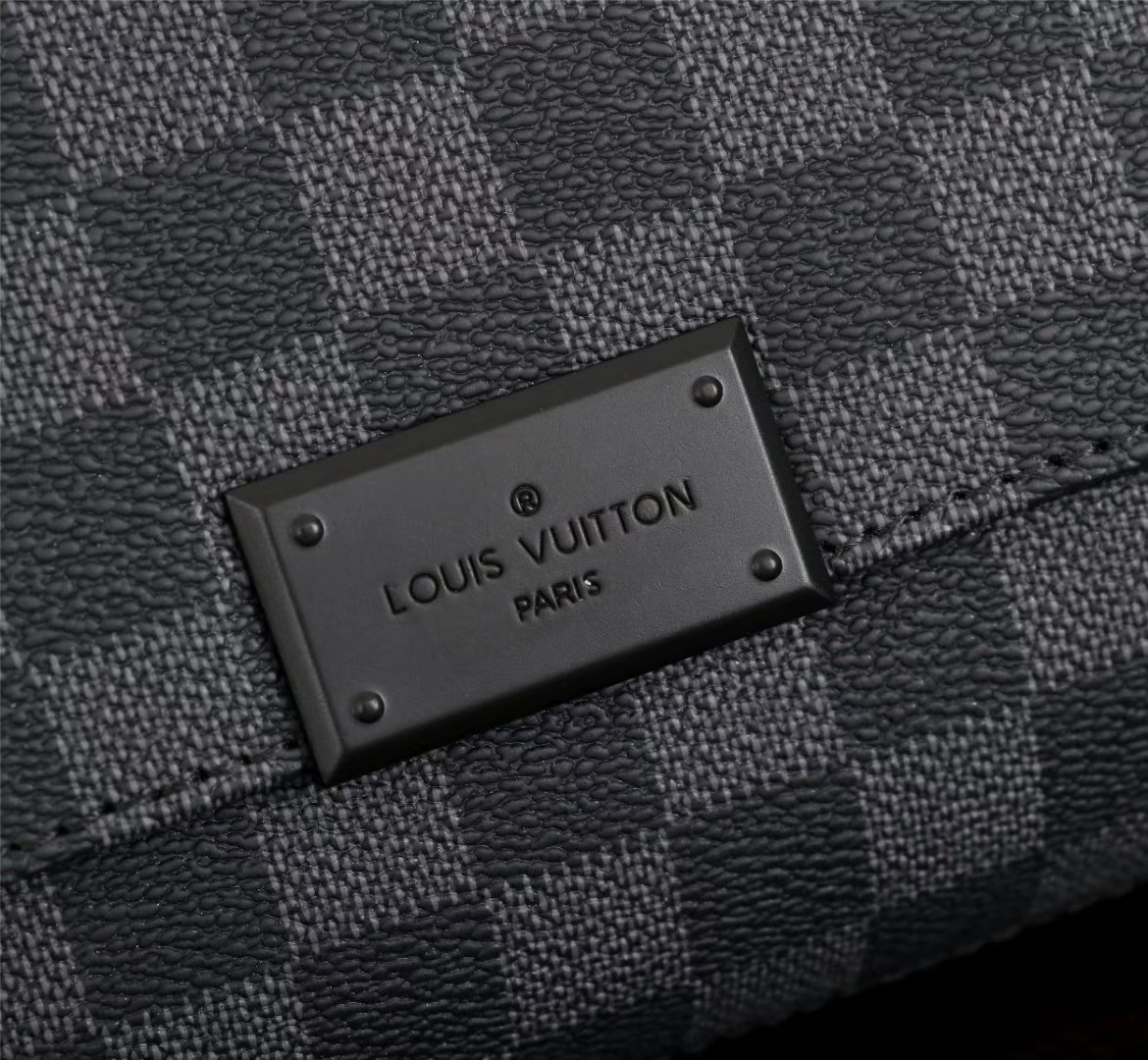 LV bag — practical uses 0d49f9 photo 5