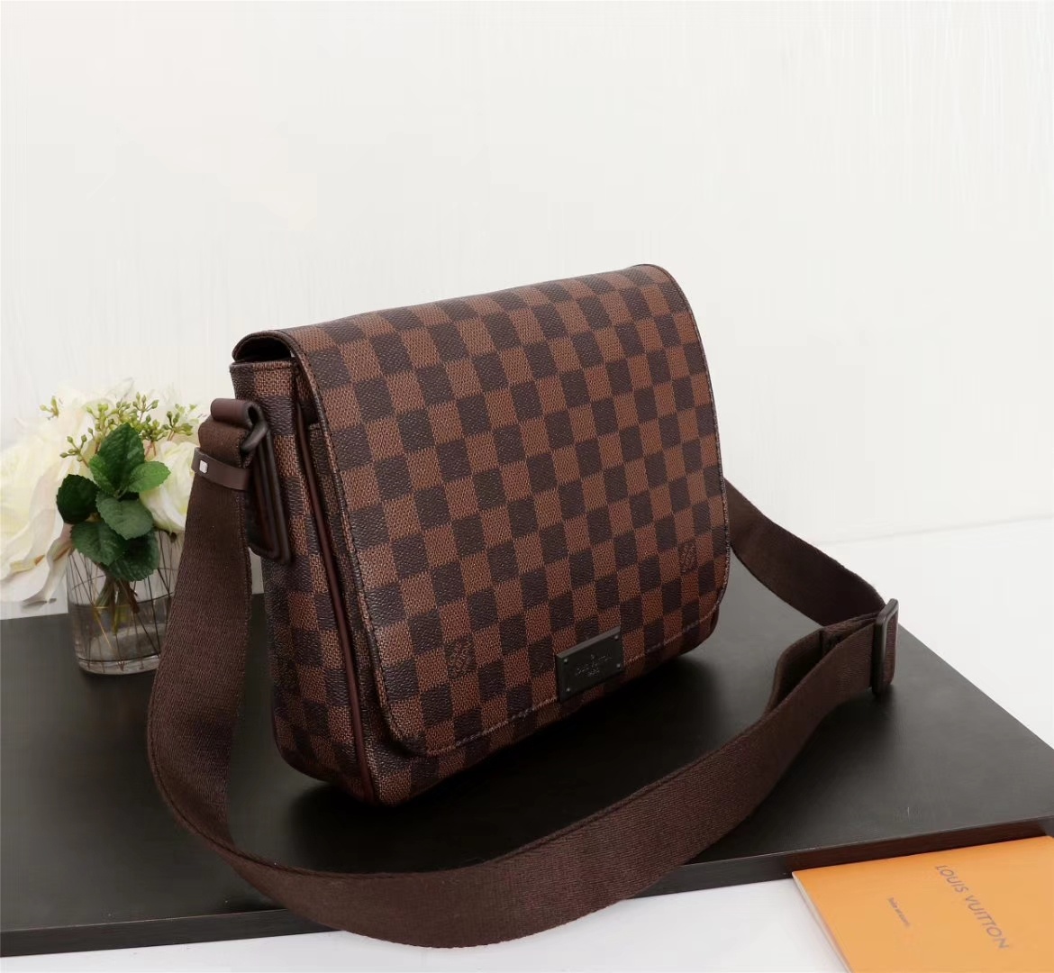 Louis Vuitton Damier Ebene 27 23 8 crossbody everyday