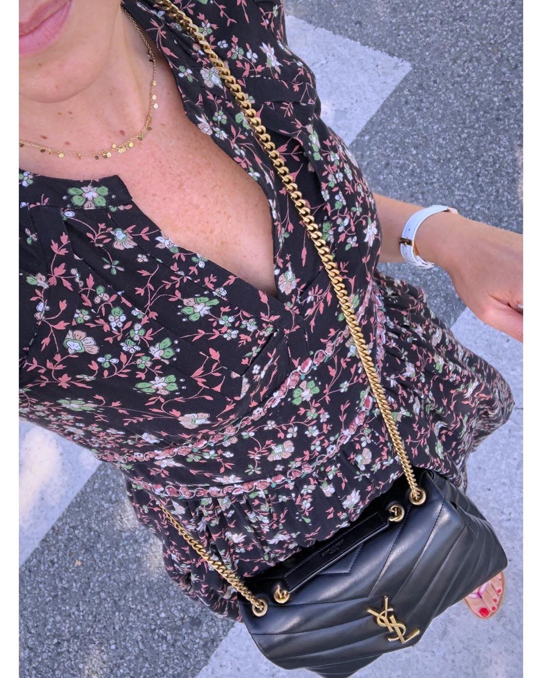 YSL LOULOU 23CM Y型绗缝链条包 494699黑色/金扣