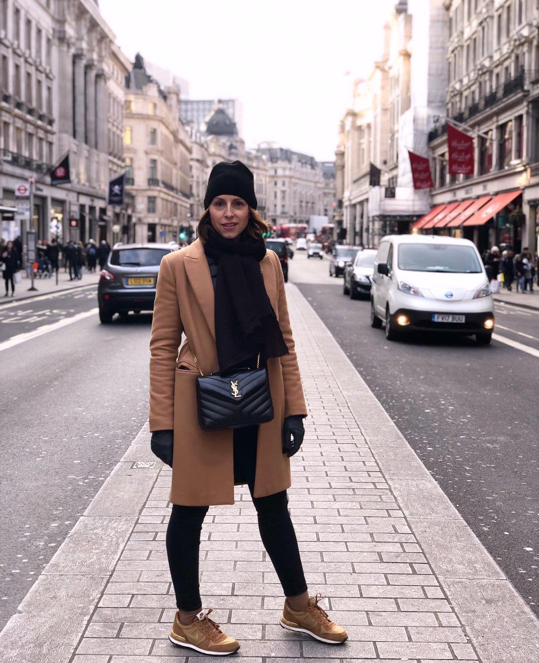 YSL LOULOU 23CM Y型绗缝链条包 494699黑色/金扣