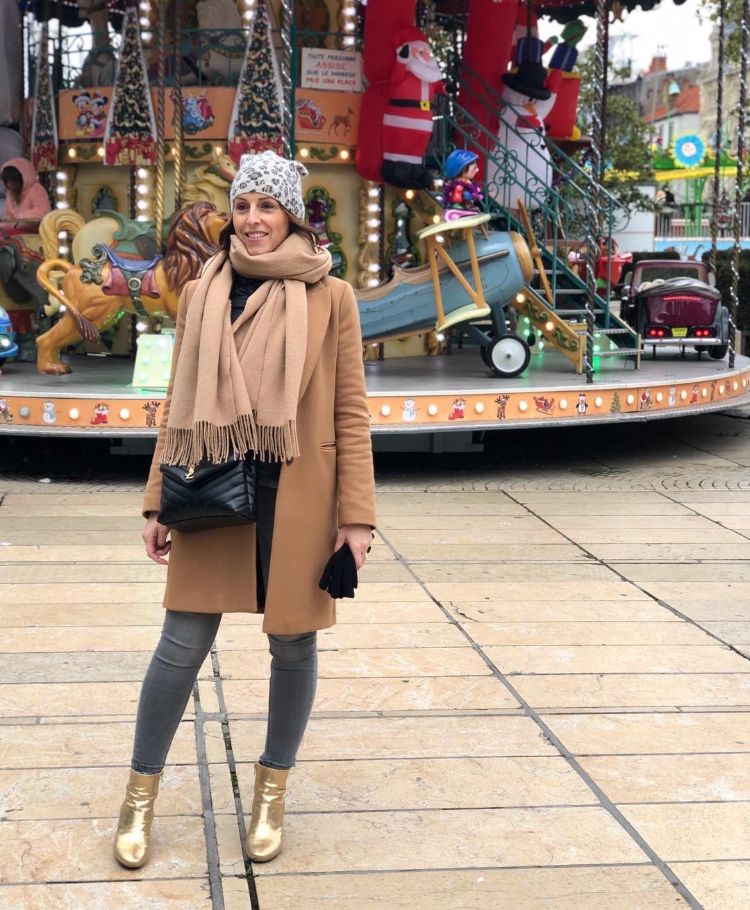 YSL LOULOU 23CM Y型绗缝链条包 494699黑色/金扣