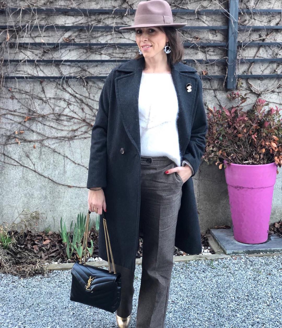 YSL LOULOU 23CM Y型绗缝链条包 494699黑色/金扣